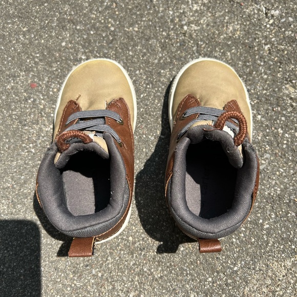 Carter’s Toddler Shoes Size 6 - Picture 5 of 8